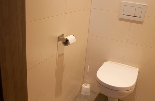 Illmensee Apartment | Doppelzimmer neu Renoviert, ca. 16-20 qm Katg. 1, Max. 2 Personen