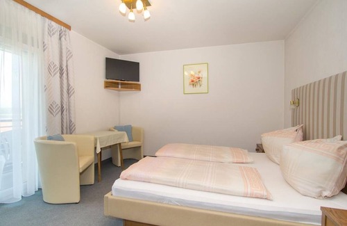 Egg am Faaker See Bed & Breakfast | Doppelzimmer Ohne Balkon - Gästehaus Wulz-lesjak