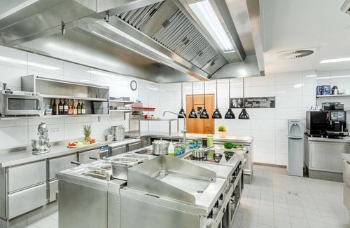 Neroth House | Doppelzimmer Plus Standard inkl.Frühstück - Zur Neroburg, Hotel Restaurant