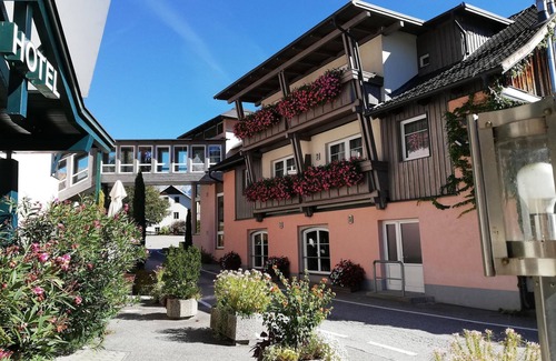 Flattach House | Doppelzimmer Superior, Bad und WC ein Raum - Hotel Flattacher Hof