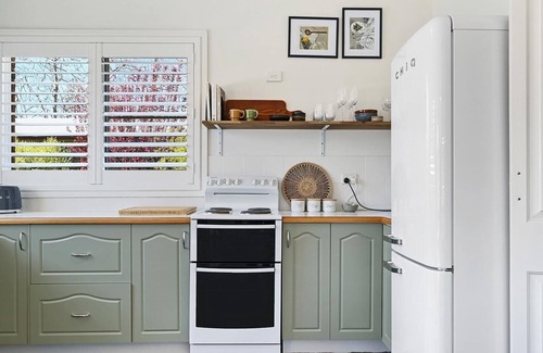 Orange House | Dora Cottage - Heritage, Central & Cosy