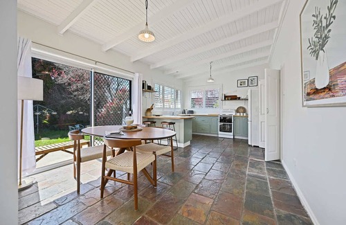 Orange House | Dora Cottage - Heritage, Central & Cosy
