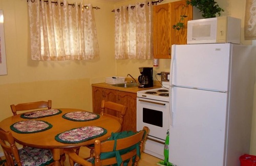 Iroquois Cottage | Doran Bay Resort