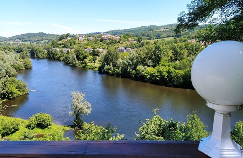 Beaulieu-sur-Dordogne Apartment | Dordogne Panorama “Magnifique”, Heated Pool.