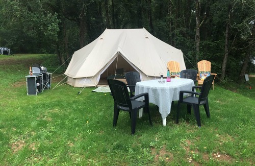 Bouzic RV Rental | Dordogne Glamping - Emperor tent VV4