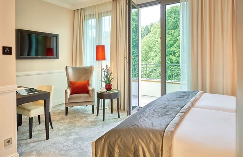 Oberursel Hotel | Dorint Hotel Frankfurt/Oberursel