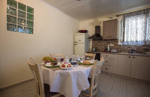 Fiolitis Villa | Dorothea-2 bedroom villa private pool & studio