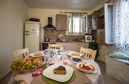 Fiolitis Villa | Dorothea-2 bedroom villa private pool & studio