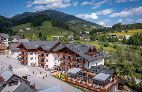 Russbach am Pass Gschuett Apartment | Double room with balcony (half board) - Apart- /Wellnesshotel Dachsteinresort