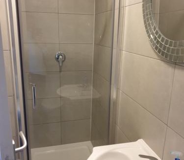 Broadstone House | Double bedroom studios