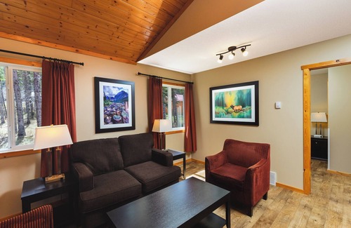Jasper East Cabin | Double Bedroom Unit in the Mountain