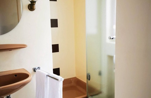 Bad Peterstal-Griesbach Apartment | Double room with shower and WC