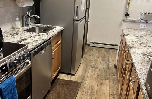 Four O'Clock Condo | Double Eagle @Snowflake Lift - Ski in ski out- 3 Br 2 Ba - Walk To Everything!