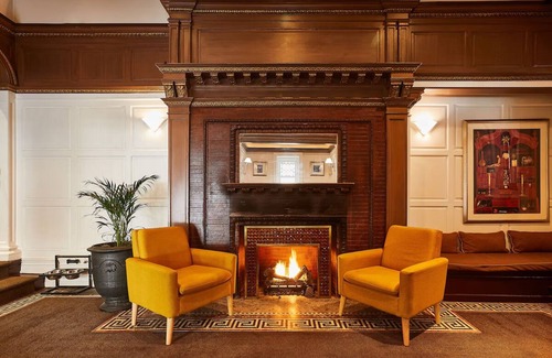Gayborhood Hotel | Double Full Comfort, The Alexander Inn, Charming Philly Streets