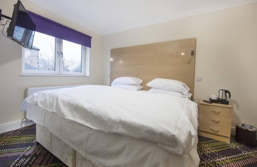 Hamilton House | Double or Twin Ensuite with Shower at The Bay Horse