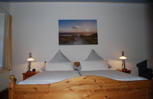 Langenhorn Bed & Breakfast | Double room 1 night double bed - Pension - Hotel (garni) ALTES PASTORAT