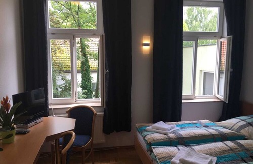 Stadtbezirk Nord Apartment | Double Room 2 - Pension Galgenbergblick