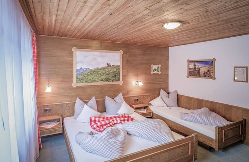 Haldensee Apartment | Double room 3 - Guesthouse Elfriede