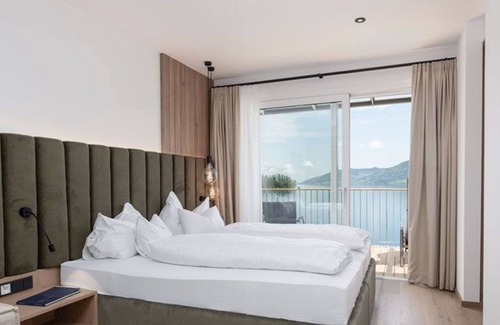 Unterach am Attersee House | Double room Alpin B with balcony and lake view - Attersee 7 - Hotel STADLER am Attersee, Ihr Seehotel