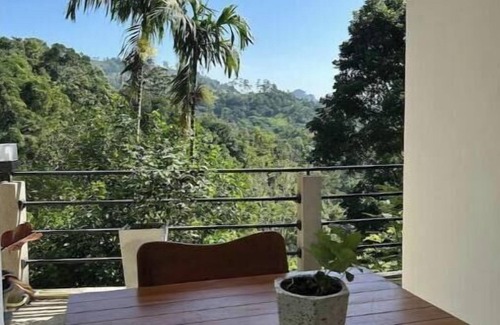 Ambagollapathana Apartment | Double Room at Shiimmer Ella