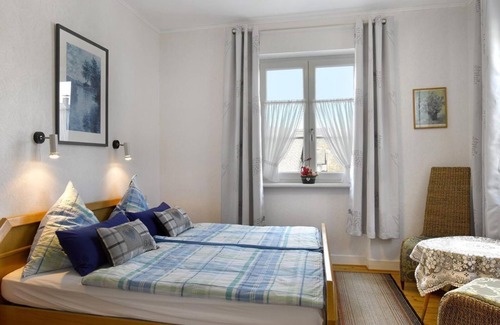 Brodenbach Bed & Breakfast | Double room, balcony, TV - Pension Haus am Walde