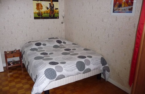 Ruelle-sur-Touvre House | Double room for the comic book festival