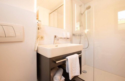 Damuels Bed & Breakfast | Double room - House Furka