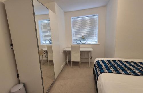 Chelmsford House | Double Room in a shared 4 bedroom family home in Broomfield