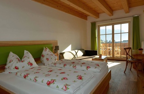 Steinbach am Attersee Apartment | Double room nut with balcony and lake view - Grablerhof