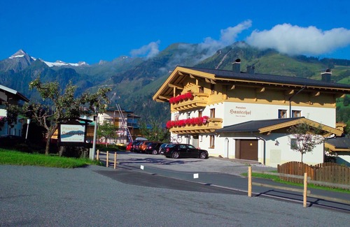 Kaprun Cottage | Double room ON with shower or bath, WC - Pension Hauserhof