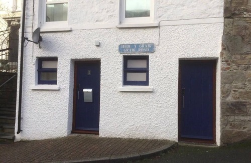Llandysul House | Double Room, own front door on high street