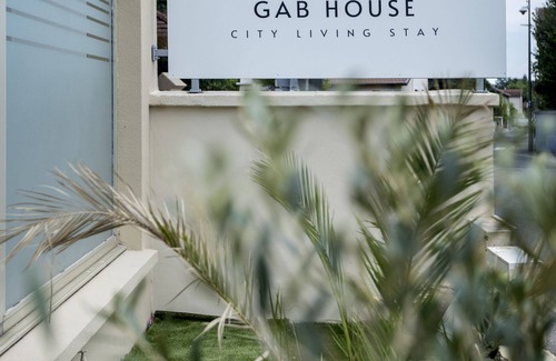 Bron House | Double room-Premium-Ensuite with Shower-Garden view