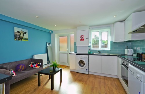 Woolwich Riverside House | Double Room Private Bathroom @ Harlinger Lodge