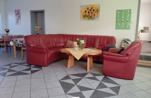 Eggesin Bed & Breakfast | Double room (room 24) extra bed only with crib - Gästehaus EJS e.V.