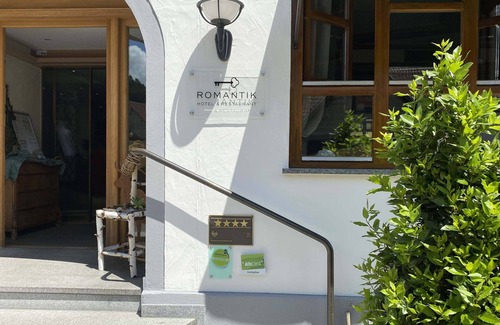 Erpfingen Apartment | Double room Rossberg, 20sqm, bathroom with shower