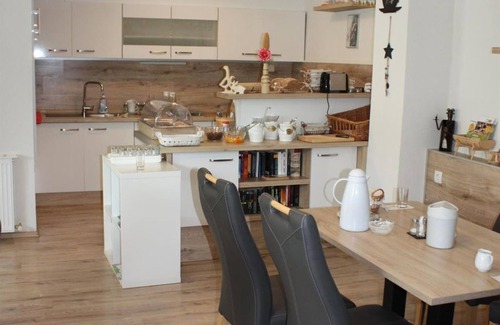 Morbisch am See Apartment | Double room with shower, WC - Gabi Schindler