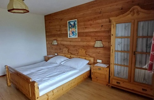 Millstatt Bed & Breakfast | Double room with balcony - Mittenwalder Hof