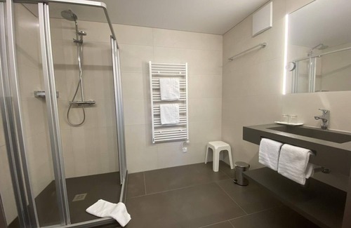 Damuels Bed & Breakfast | Double room with balcony - Hotel Garni Enzian