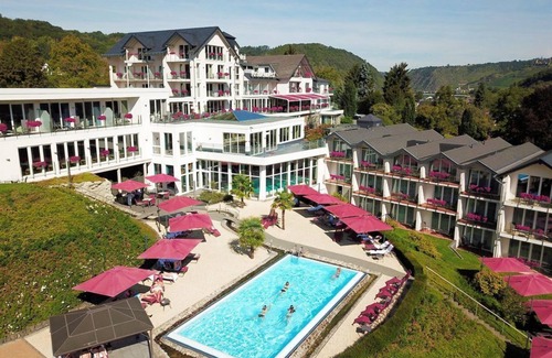 Brodenbach House | Double room with balcony - Standard Rate BI 2P - Moselstern Parkhotel Krähennest
