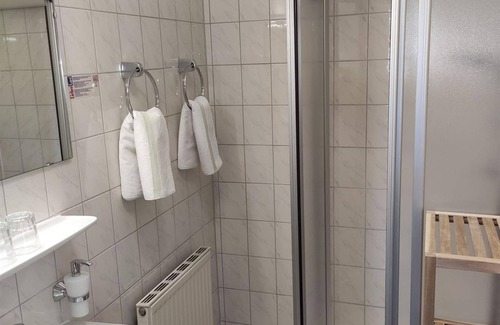 Nonntal Bed & Breakfast | Double room with shower, toilet - free room, pension