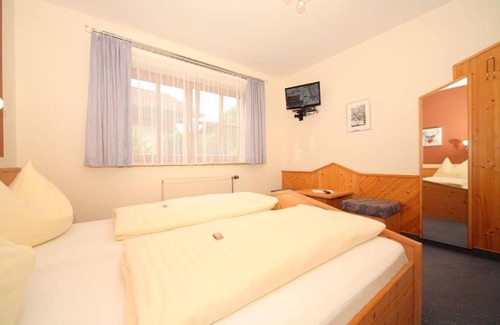 Haus im Ennstal Bed & Breakfast | Double room with shower, bath, WC - B&B - Golf- und Skipension Krug