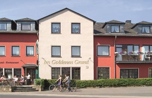 Korperich House | Double room with sofa bed - Hotel-Restaurant Im Goldenen Grund