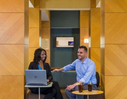 Arlington Heights Hotel | DoubleTree by Hilton Chicago - Arlington Heights