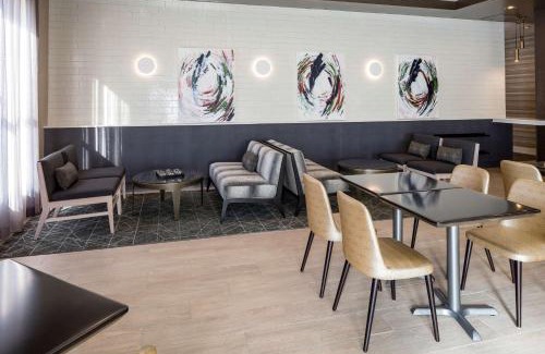 Chelsea Hotel | DoubleTree by Hilton Boston Logan Airport Chelsea