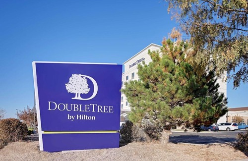 Dupont Hotel | DoubleTree by Hilton Denver International Airport, CO