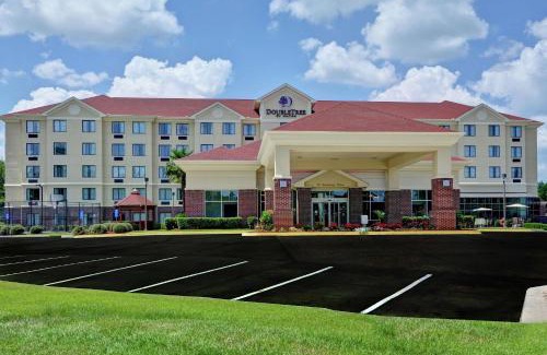 Hattiesburg Hotel | DoubleTree by Hilton Hattiesburg, MS