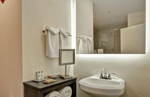 Hattiesburg Hotel | Doubletree by Hilton Hattiesburg, MS