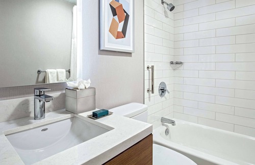 Westborough Hotel | DoubleTree by Hilton Hotel Boston - Westborough