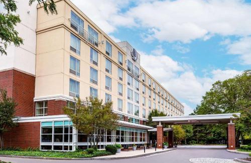 Dorchester Hotel | DoubleTree by Hilton Hotel Boston Bayside