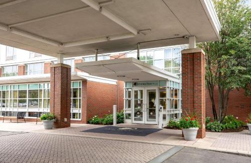 Dorchester Hotel | DoubleTree by Hilton Hotel Boston Bayside